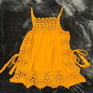 NWOT❗️mustard crochet top